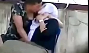سبزه سخت خودش را با یک کیرمصله فیلمهای سکسی زنهای چاق وحشیانه فریب می دهد
