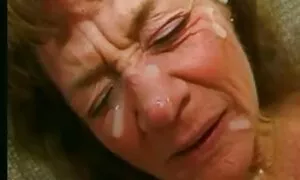 Negro با پاهای زیبایی من بازی کرد ، سپس با او لعنتی کردم فیلم سکسی زن با سگ