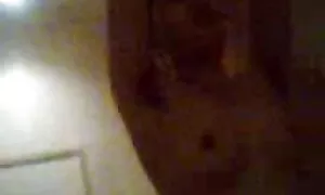 عیار صورتی با تصاویر سکسی زن وشوهر خودارضایی بر روی دوربین