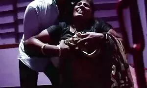 سبزه خودش را کنار استخر ویدیو سکس زنان چاق بغل کرد